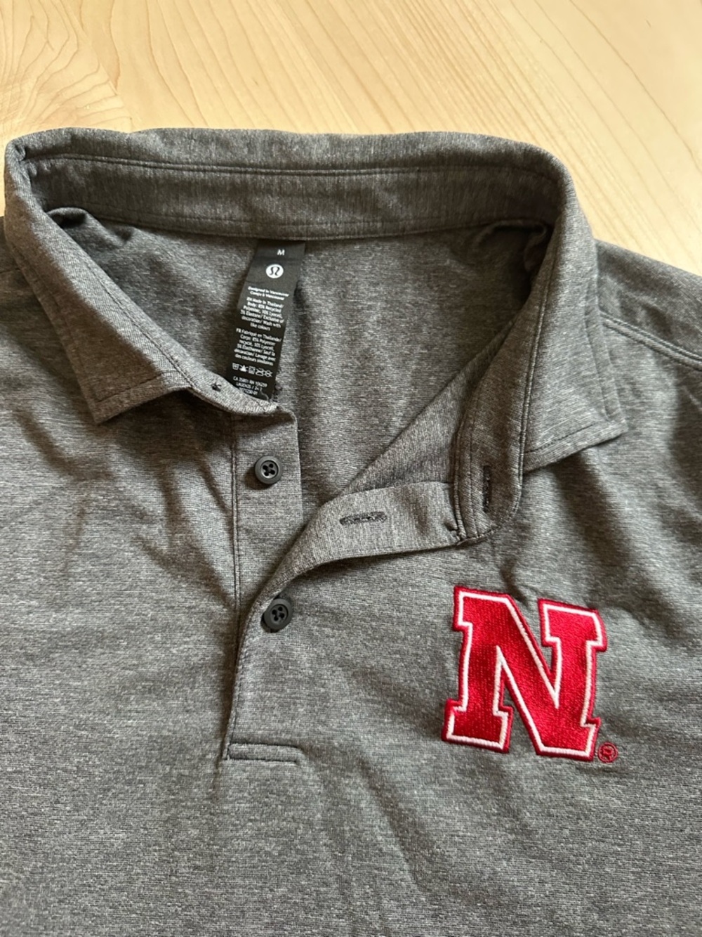 Men's Lululemon & University of Nebraska Heather Grey Polo w/ Signature Red 'N' - Picture 4 of 5